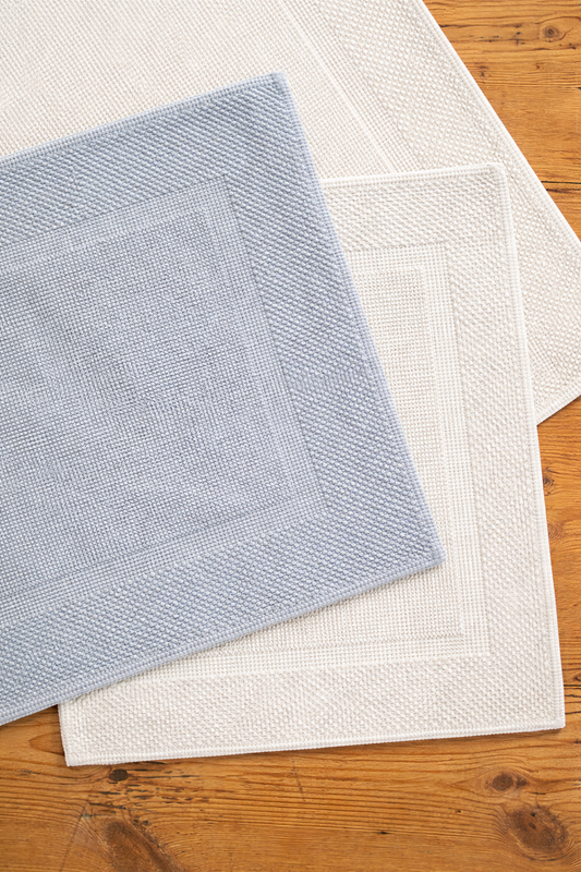 Alfombra de Baño Lofty en Algodón – Suave, Absorbente y Antideslizante